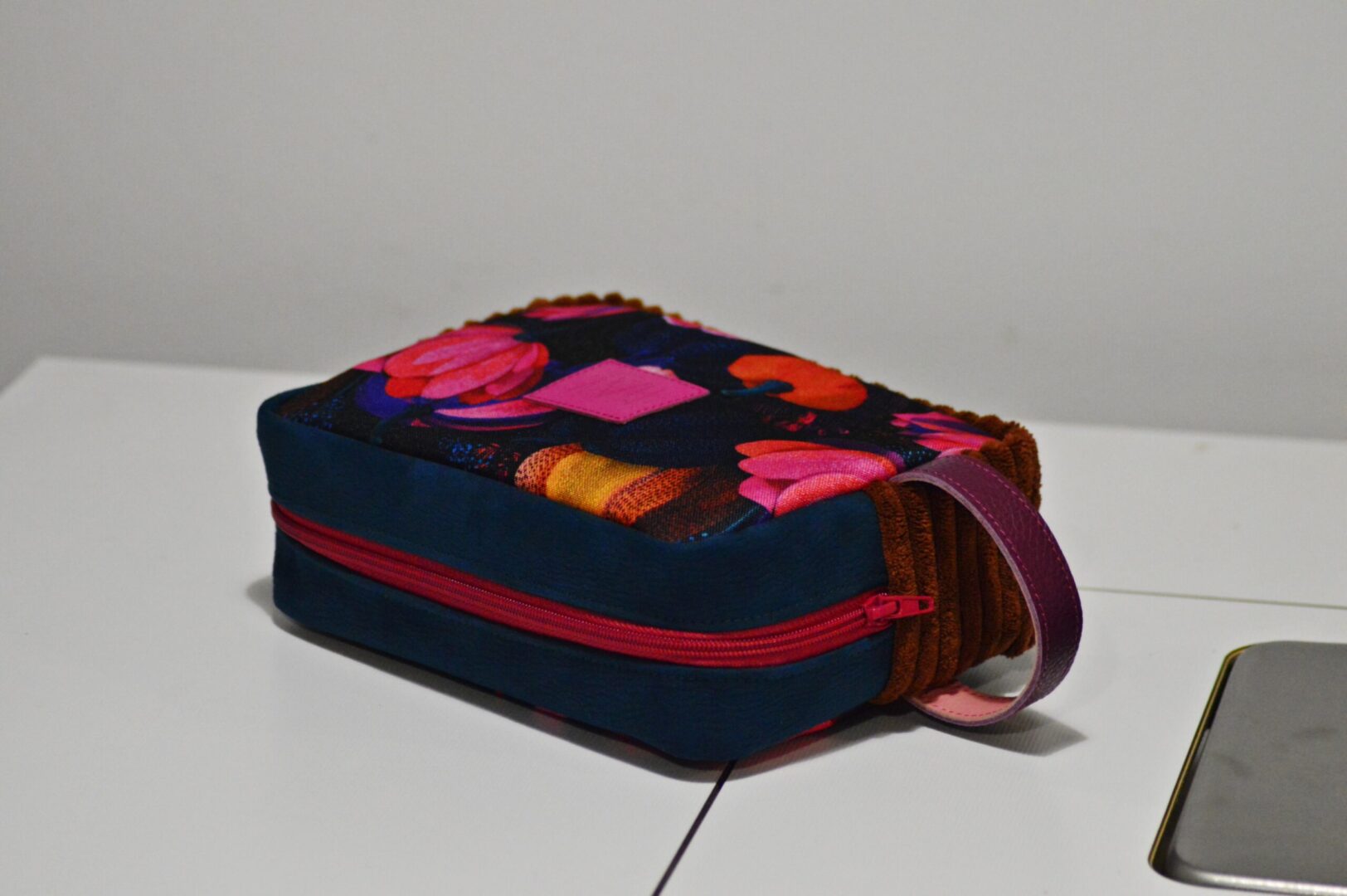 Kosmetyczka Kwiaty - obrazek 5